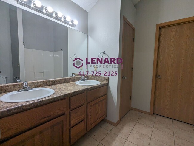 Building Photo - Farm Rd 123