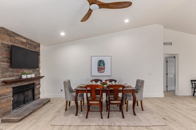 Building Photo - 15433 N 63rd St