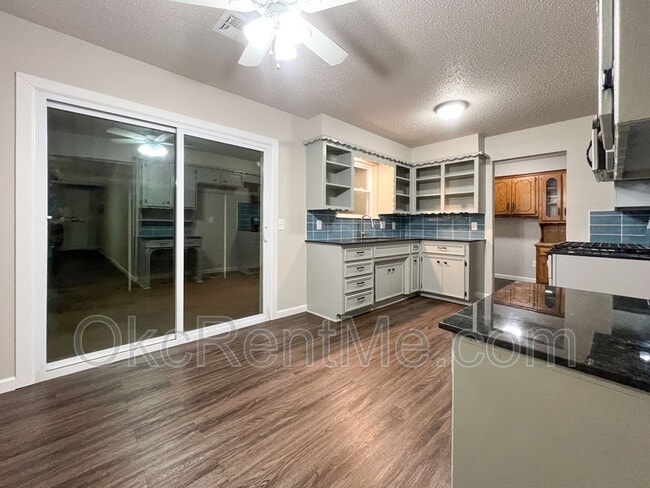 Building Photo - 106 Thompson Dr