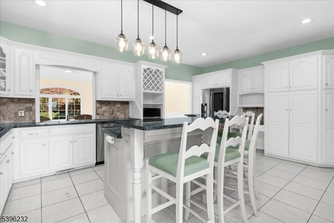 Building Photo - 21 Country Pl