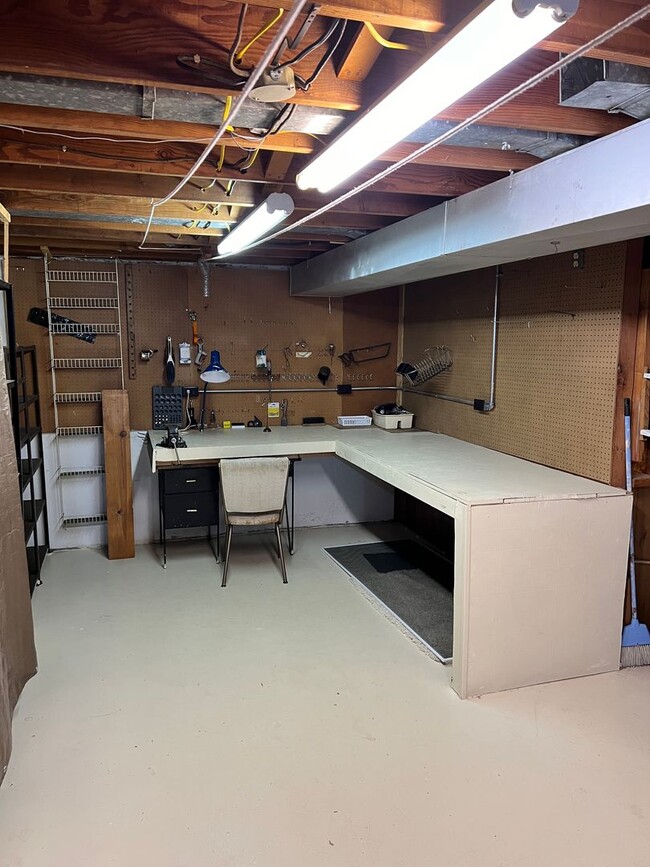 Building Photo - 140 E Niagara St