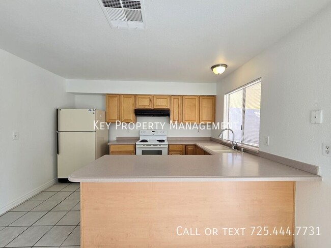 Building Photo - 3 BEDROOM 2 BATH SINGLE STORY HENDERSON HO...