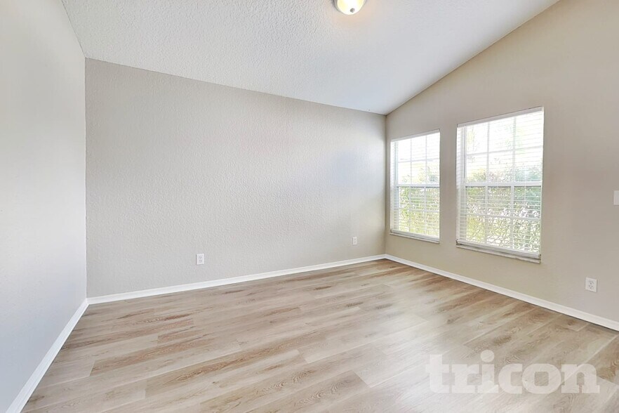 Building Photo - 1124 Vinetree Dr