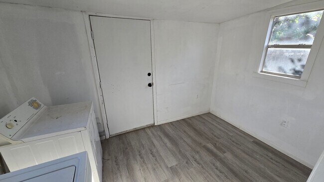Building Photo - 1511 32nd St