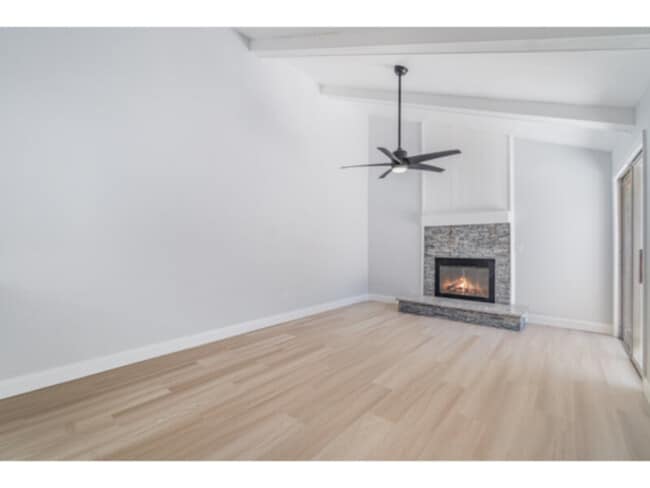 Building Photo - Lawn Care Included! Great Location, Pool, Tennis Court, Assigned Parking Spaces,