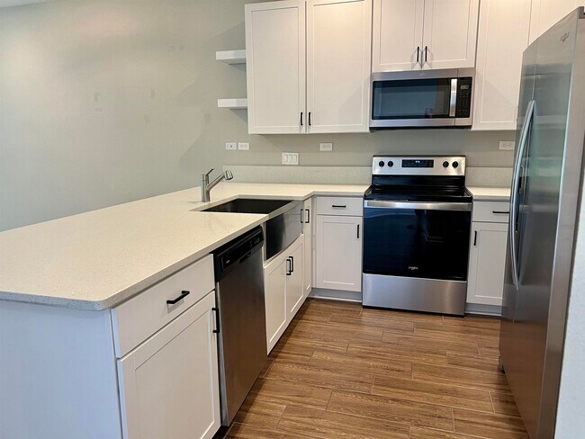 Building Photo - 7155 Jareth Dr