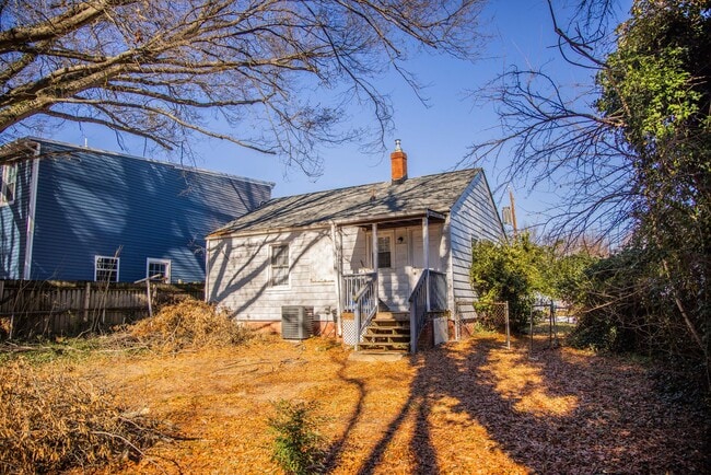 Building Photo - 1/2 Off 1st Month's Rent!! 2 bedroom House in the Randolph Community