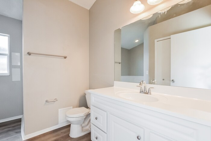 Building Photo - 1121 Shoshanna Dr