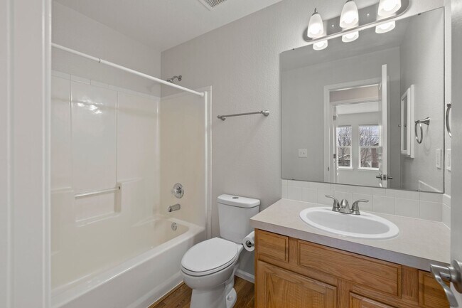 Building Photo - Move-In Ready 4 Bed, 3.5 Bath Home in Prime Loveland Location!