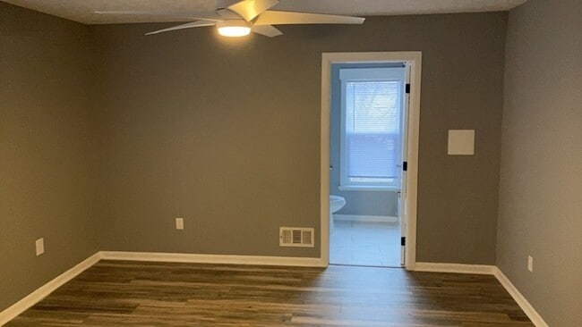 Building Photo - 105 S Irwin St