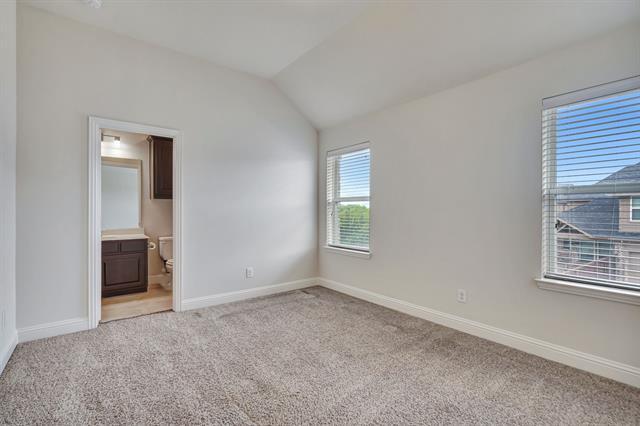 Building Photo - 765 Philmont Rd