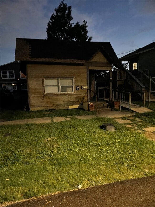 Building Photo - 3310 Campbell St