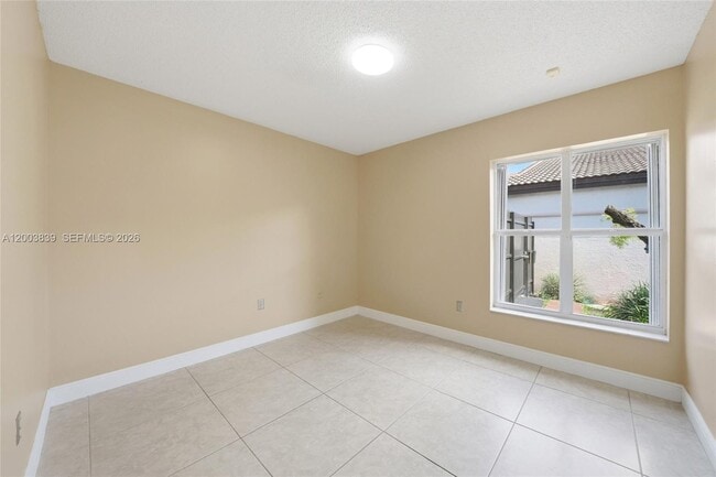 Building Photo - 631 SW 88th Ct