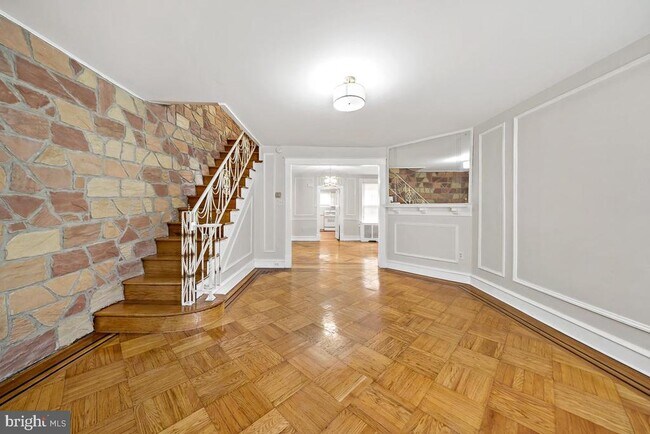 Building Photo - 5809 N 15th St