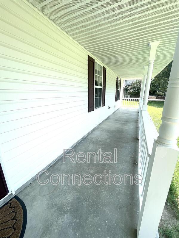 Building Photo - 112 Stable Dr