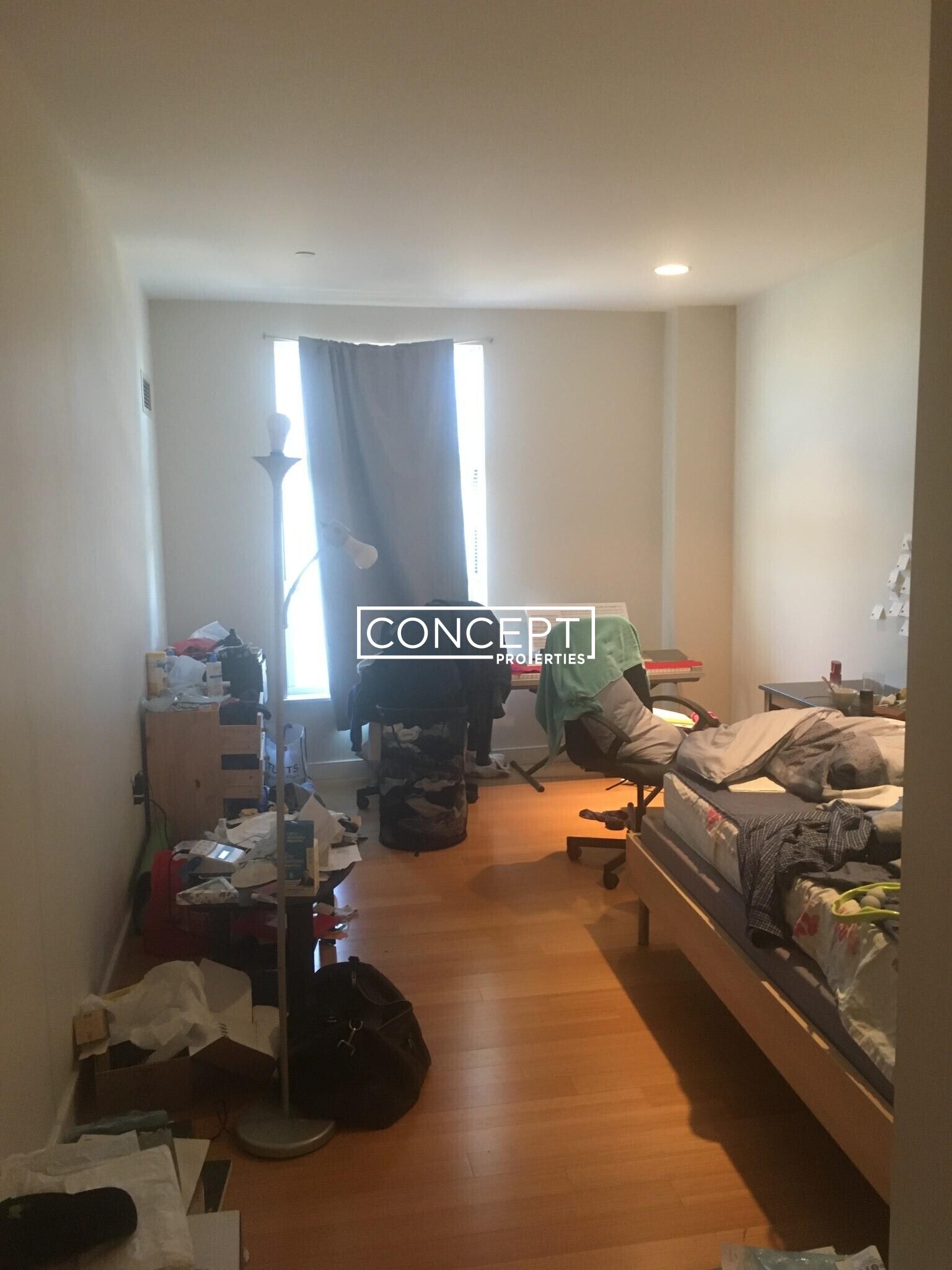 Building Photo - 601 Albany St