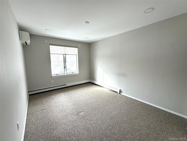 Building Photo - 213 Lake Ave