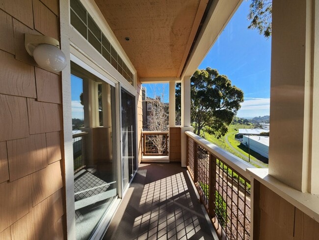 Building Photo - Beautiful Brisbane condo