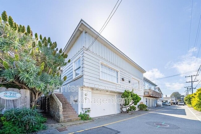 Building Photo - 731 Mermaid Ave