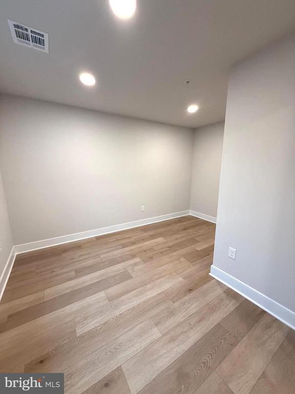 Building Photo - 4129 Ridgeview Ave