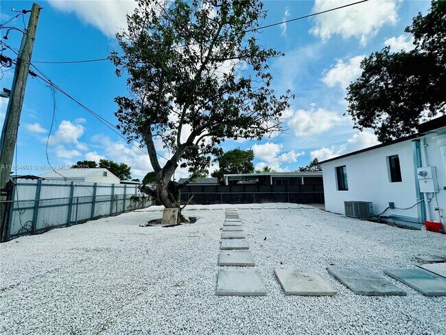 Building Photo - 12225 NW 17th Pl