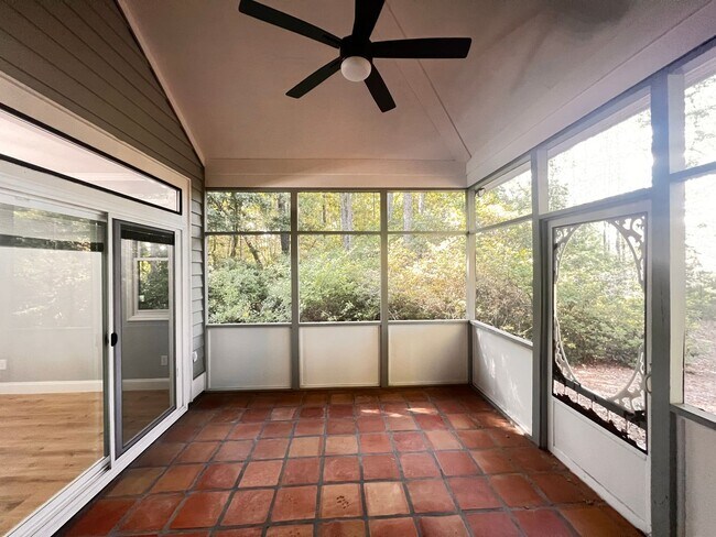Building Photo - 1237 Clipper Rd