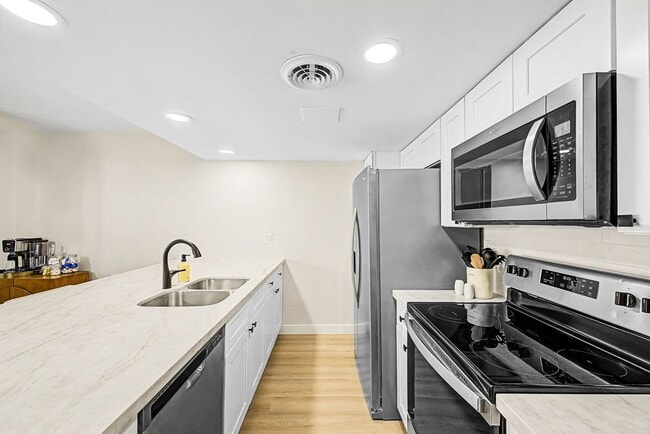 Building Photo - 3416 N 44th St