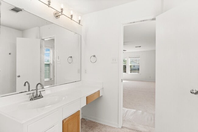 Building Photo - 3510 Lanesborough Dr