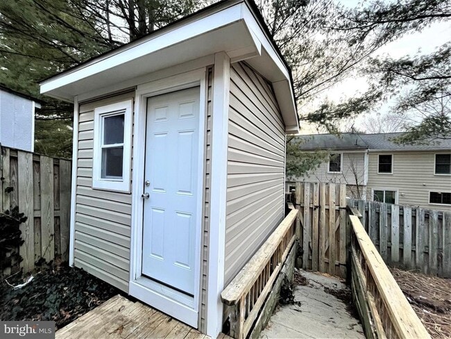 Building Photo - 17626 Longview Ln