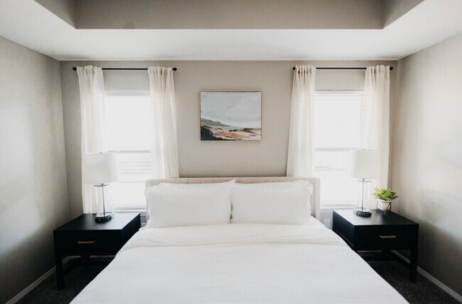 Building Photo - 593 E Melton Rd