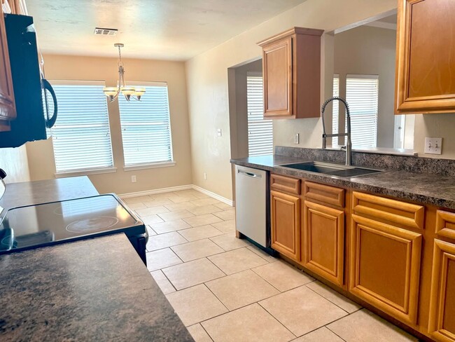 Building Photo - 402 Boggy Creek Dr