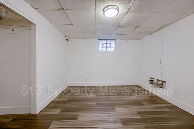 Building Photo - 3828 E 72nd Terrace