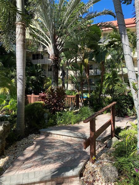 Building Photo - 5300 NE 24th Terrace