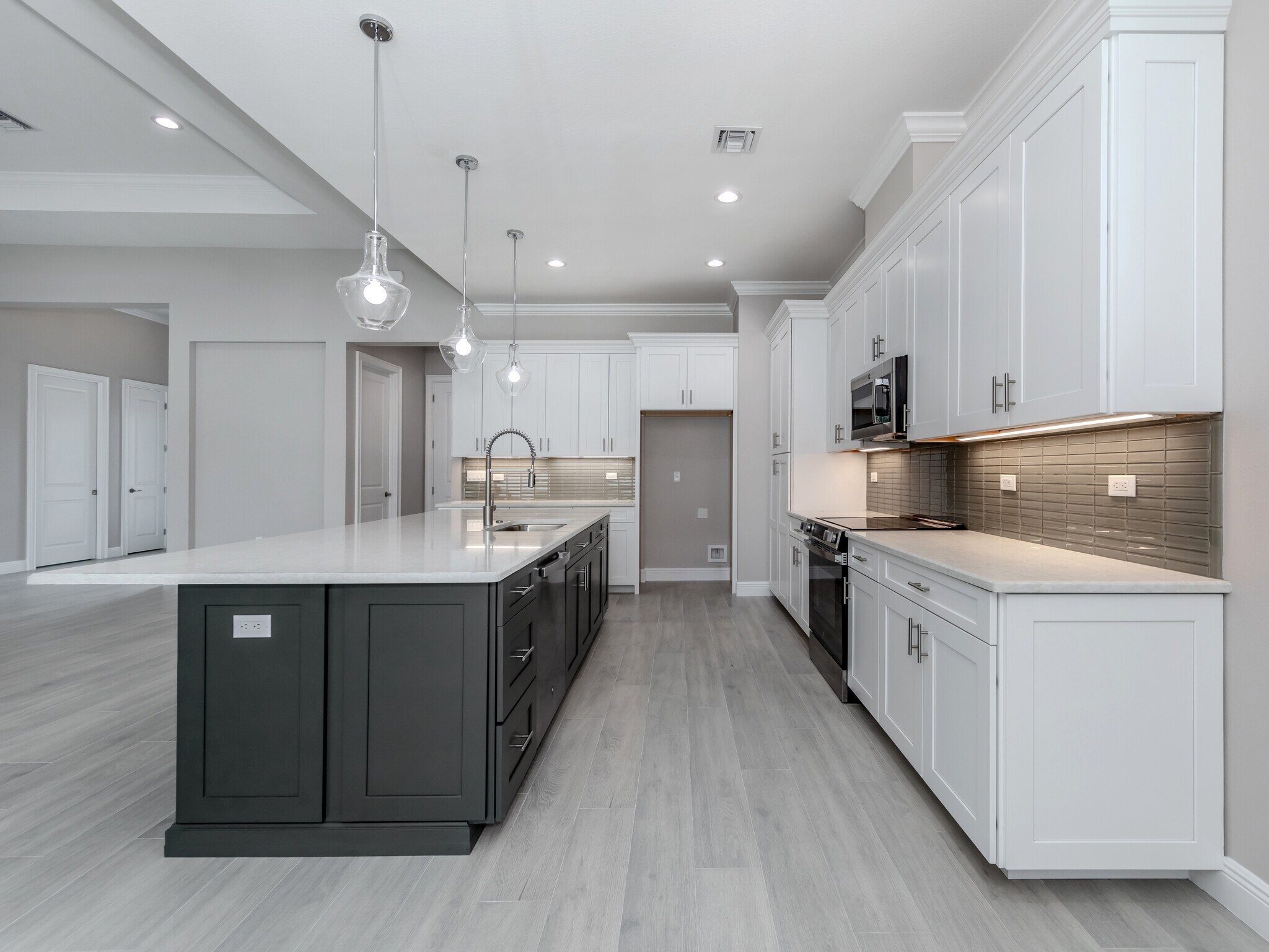 Building Photo - 1760 Lugano Cir