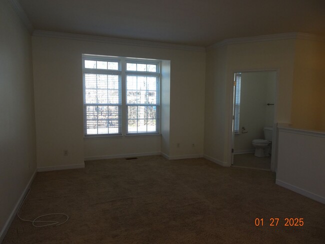 Building Photo - 3 Bedroom Townhome Rental in Liberty Crossing