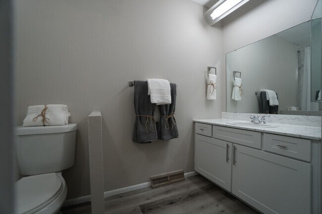 Building Photo - 5007 Alta Loma Rd