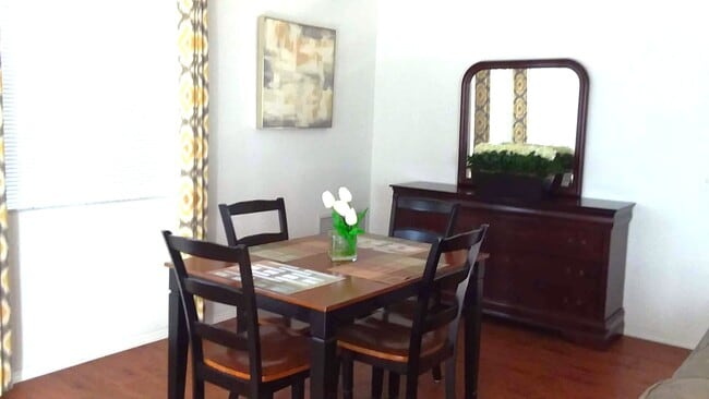 Building Photo - 1645 Hickory Grove Ln