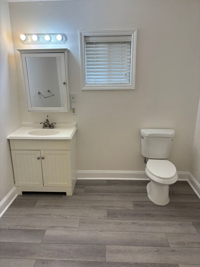 Building Photo - Where Comfort Meets Home