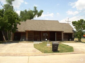 Building Photo - Bungalow with Private Fenced Back Yard. Wa...