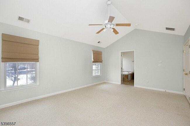 Building Photo - 171 Patriot Hill Dr