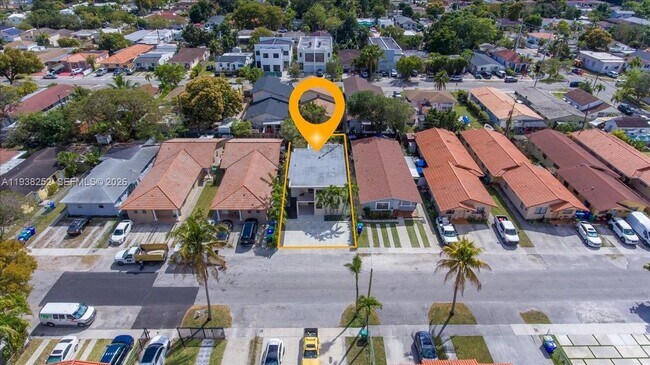 Building Photo - 3522 SW 25th St