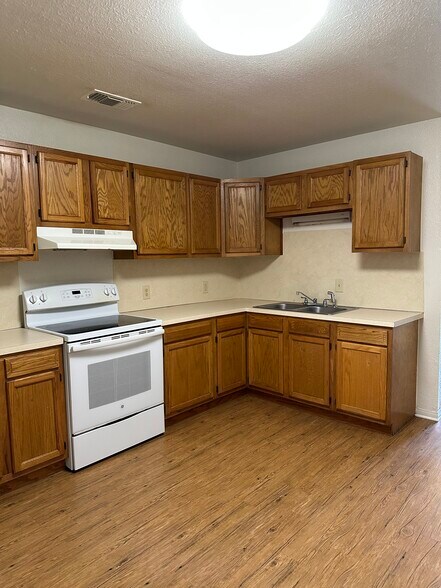 Building Photo - 1706 Aztec Trace