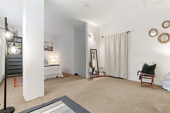 Building Photo - 46 Lewis St