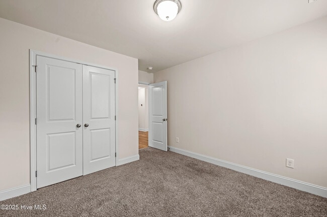 Building Photo - 135 Permeta Dr