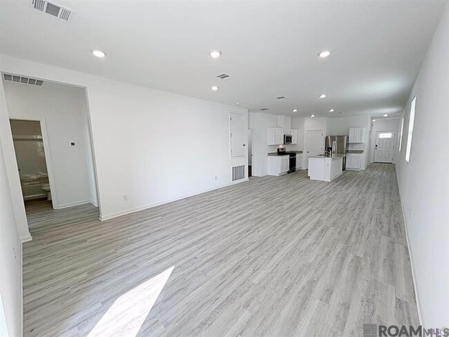 Building Photo - 1047 Drago Dr