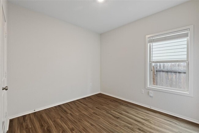 Building Photo - 7101 Spirit Hill Rd