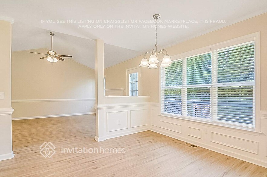 Building Photo - 119 Woodsorrell Ct