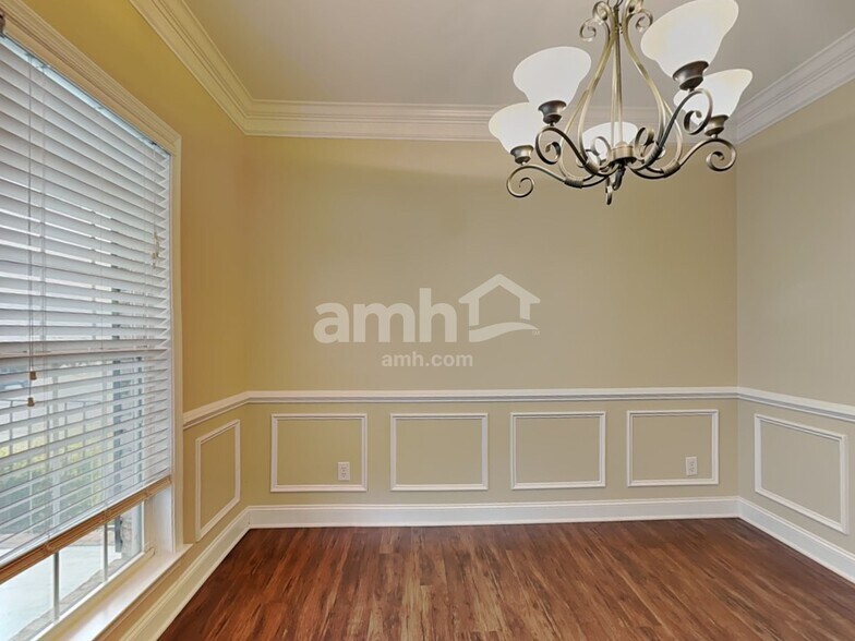 Building Photo - 1710 Springfield Village Ct