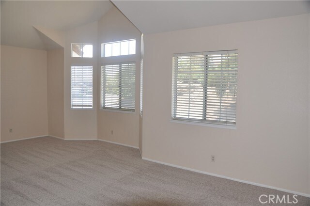 Building Photo - 206 Goldenrod Dr