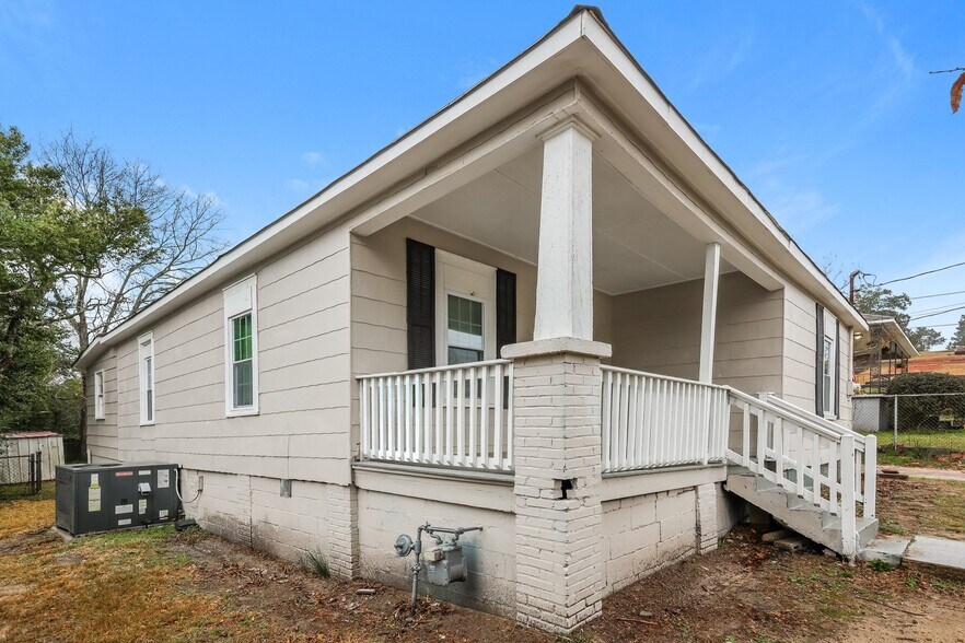 Building Photo - 2109 14th Ct